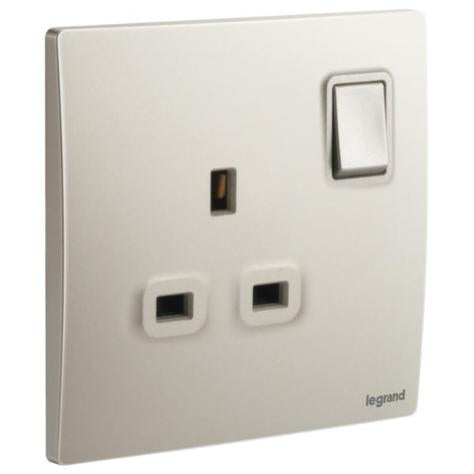 MALLIA SENSES - 1 GANG BS SWITCHED SOCKET OUTLET DOUBLE POLE - 13A - CHAMPAGNE