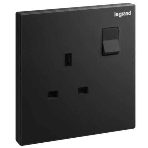 GALION - 1 GANG BRITISH STANDARD SWITCHED SINGLE POLE SOCKET OUTLET - 13A - MATT BLACK