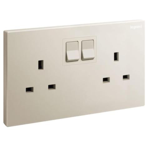 GALION - 2 GANGS BRITISH STANDARD SWITCHED SINGLE POLE SOCKET OUTLET - 13A - CHAMPAGNE