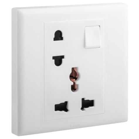 ELOE - 1 GANG SWITCHED MULTISTANDARD + EURO-US SOCKET SWITCHED - WHITE