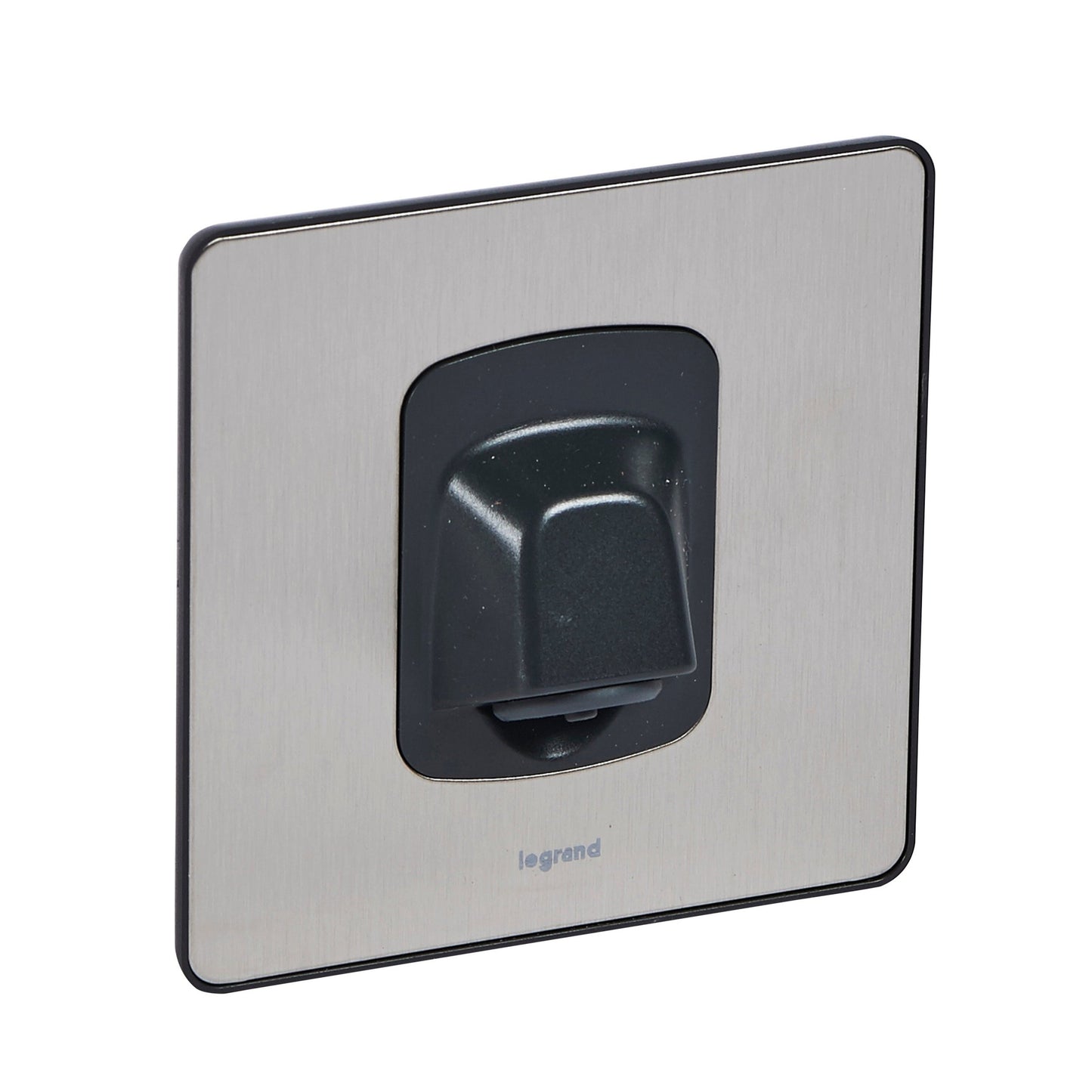SYNERGY SLEEK - CABLE OUTLET 20A