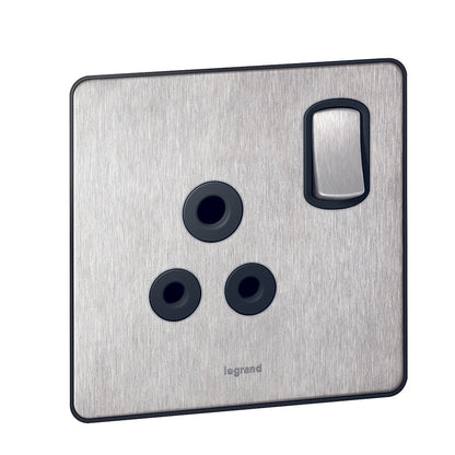 SYNERGY SLEEK - 1 GANG SWITCHED SINGLE POLE SOCKET OUTLET 5A